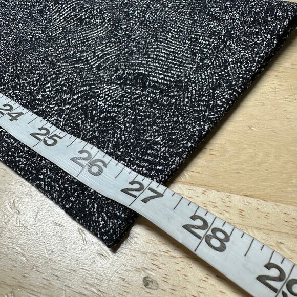 Lululemon On The Fly Pant Feathered Jacquard Black White / Black Women's 6 EUC - Picture 10 of 10